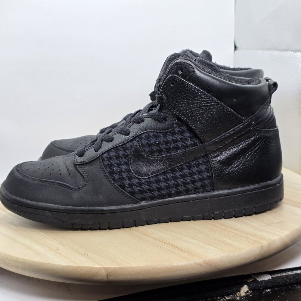 Men's Size 9 - Nike High SB Dunk Premium‎ Woven Black Athletic Sneakers